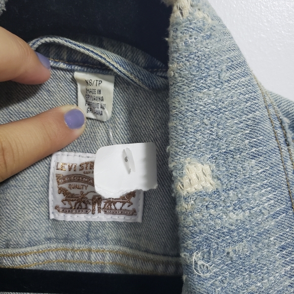 LEVI'S Distressed Denim Sleeveless Vest - Picture 6 of 12